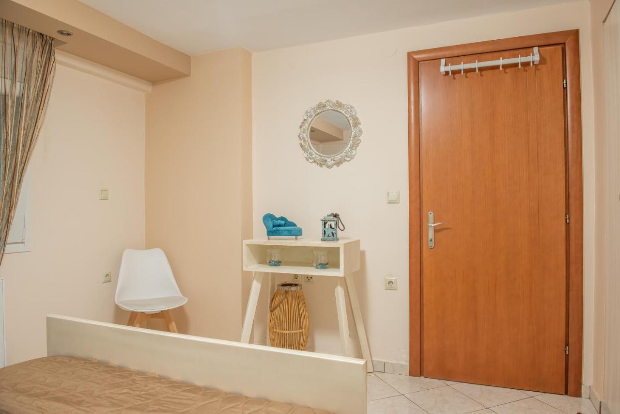 Garden Suite Néa Péramos Exteriör bild